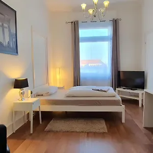 Privatunterkunft Colodging - Private Rooms&kitchen